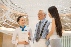 感恩节带父母种好牙  孝爱不再藏心间